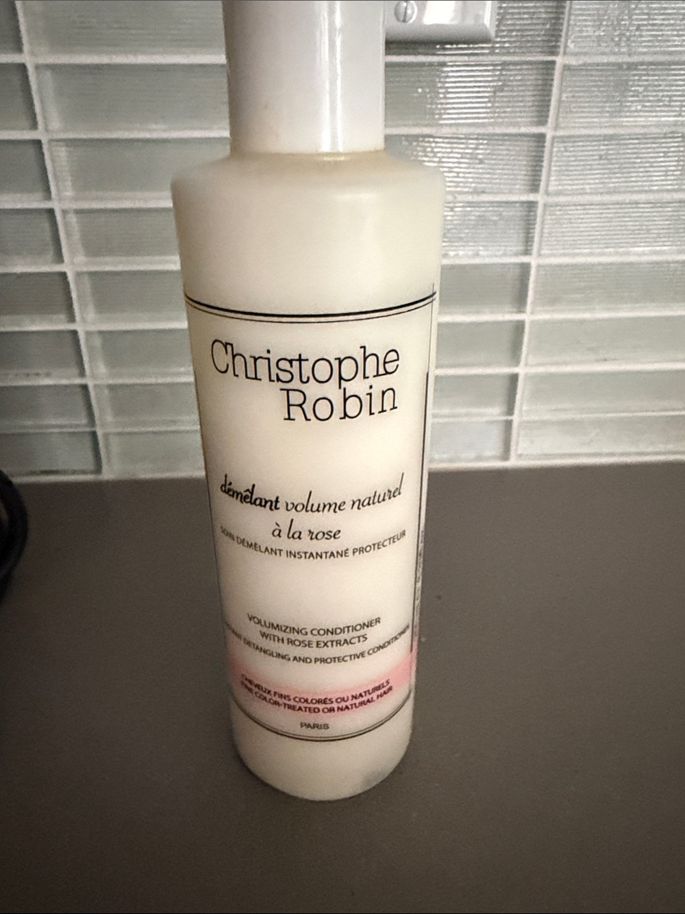 Volumizing Conditioner with Rose Extracts — White